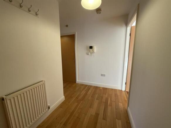 Entrance hall to apartment