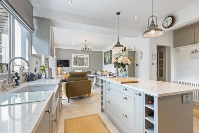 3 bed Detached for sale Image 9