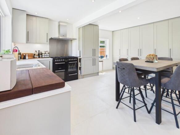 Kitchen/Breakfast Rm