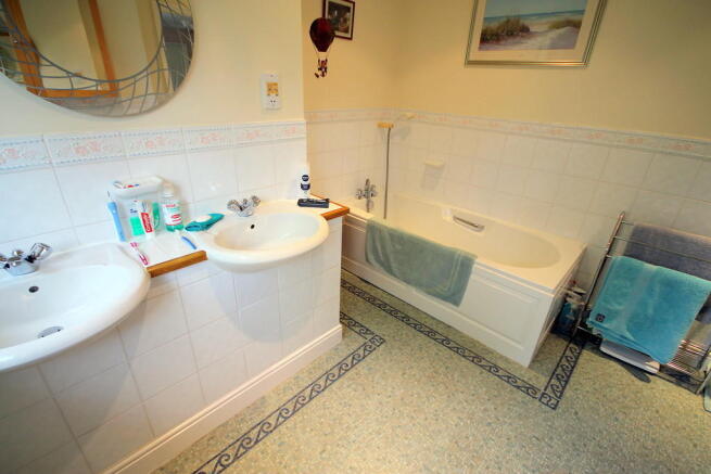 Photo 9