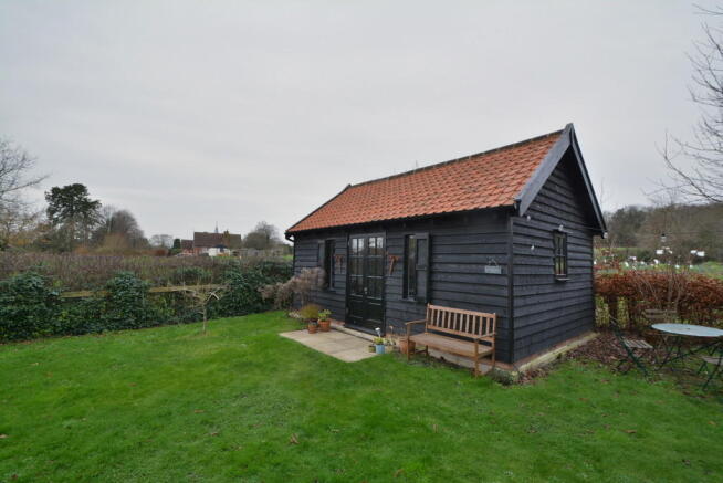 Photo 10