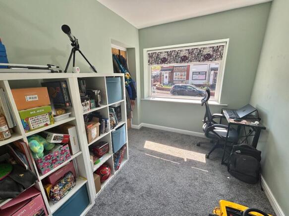 4 bed Semi-Detached for sale Image 10