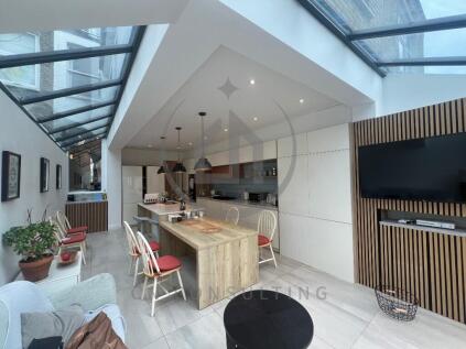 Crabtree Lane, London, SW6