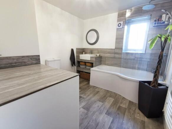 Ground Floor Bathroo