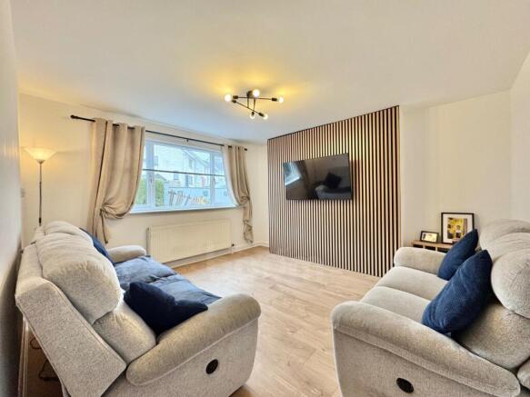 Houston Crescent, Dalry lounge