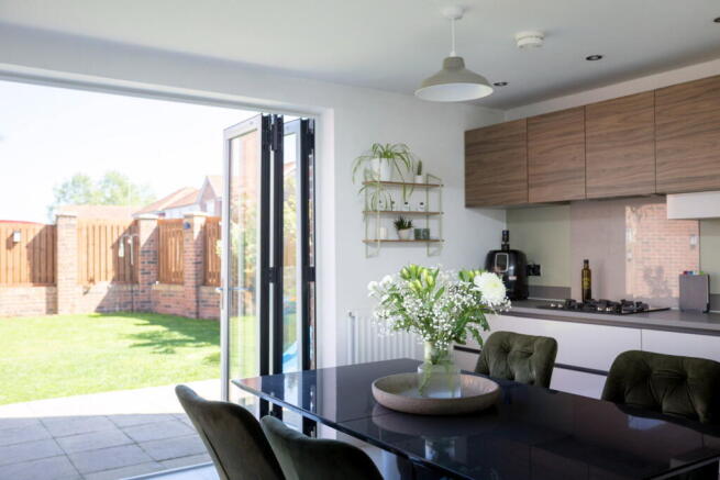 4 bed Detached for sale Image 10