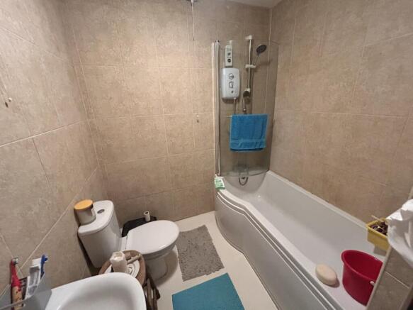 2 bed Apartment for sale Image 11