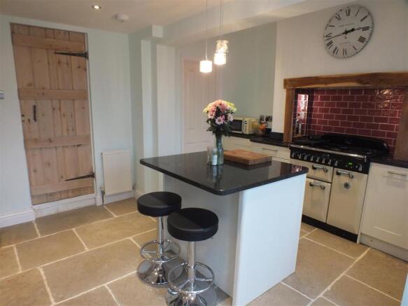 Kitchen1.JPG