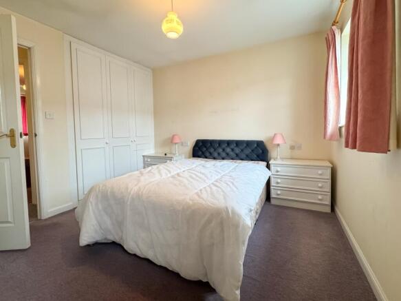 2 bed Semi-Detached for sale Image 8