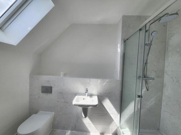 3 bed Semi-Detached to rent Image 11