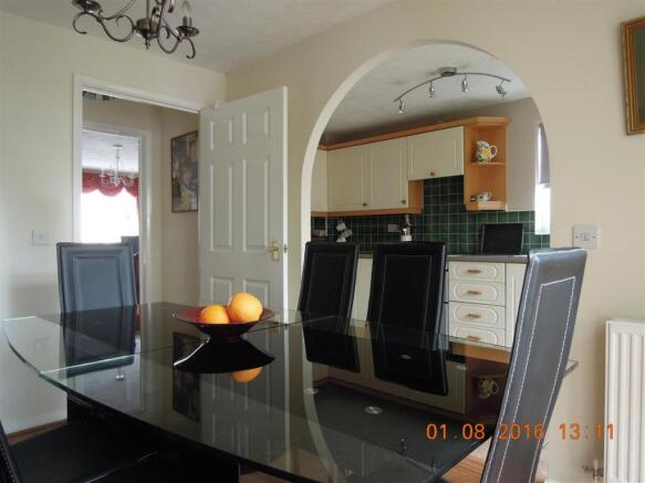 Dining/kitchen