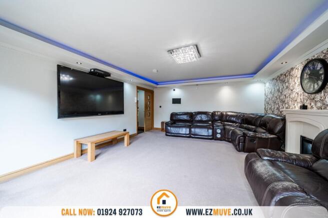 6 bed Semi-Detached for sale Image 5