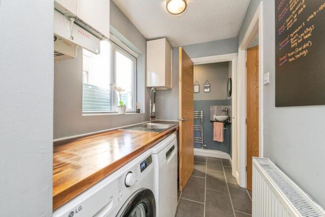 4 bed Detached for sale Image 6