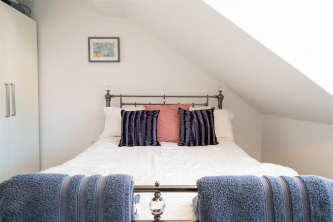 bedroom 2-4.jpg