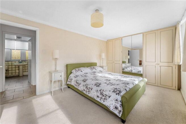 2 bed Apartment for sale Image 12