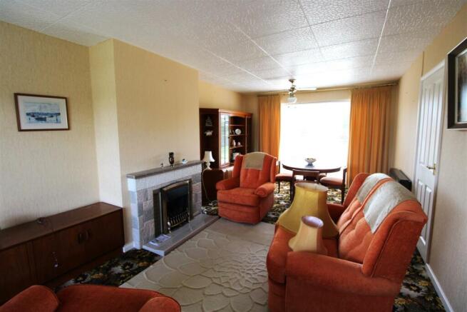 lounge1.JPG