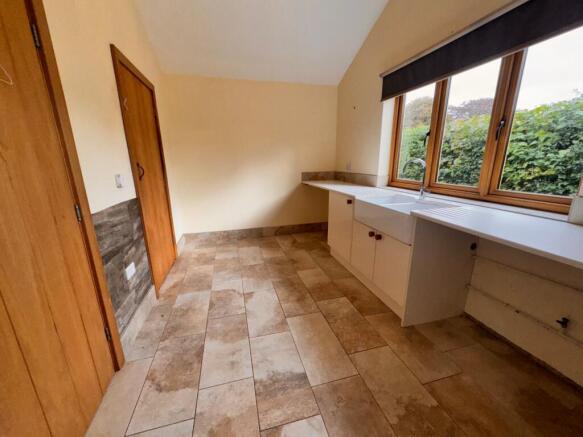 3 bed Detached to rent Image 7