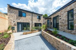 25c, Scrooby Street, London SE6 4JB