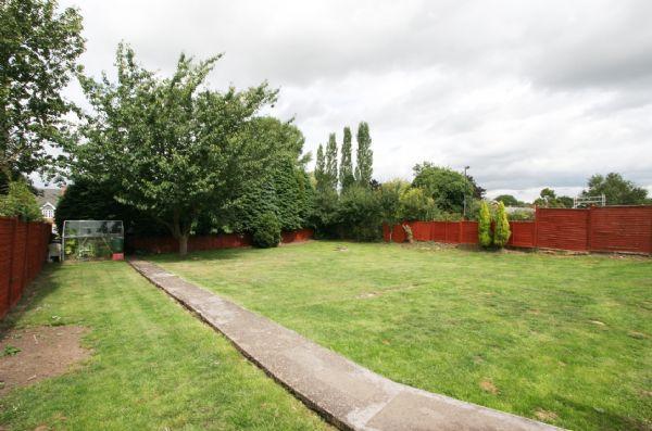 REAR GARDEN 1