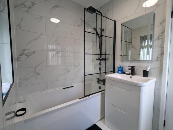 2 bed Semi-Detached to rent Image 6