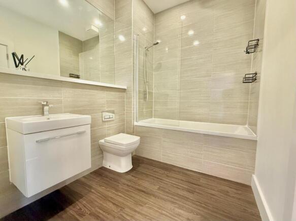 2 bed Flat to rent Image 10