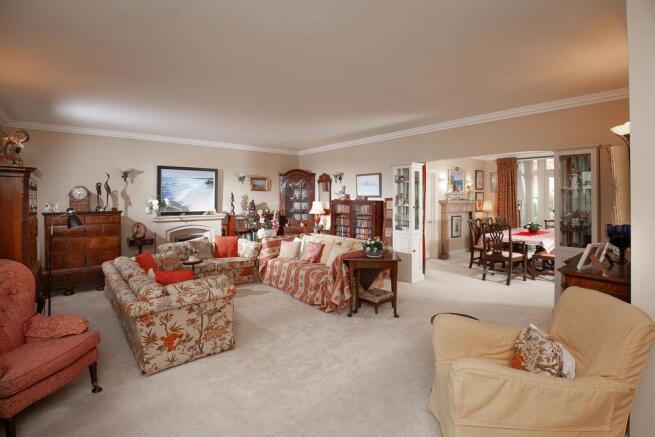 Sitting / Dining Room 