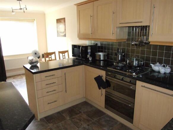 Kitchen / Dining Roo