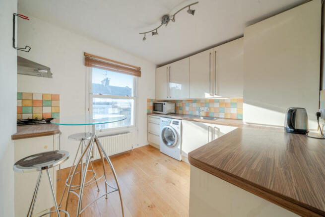 1422931-6-69a8584...