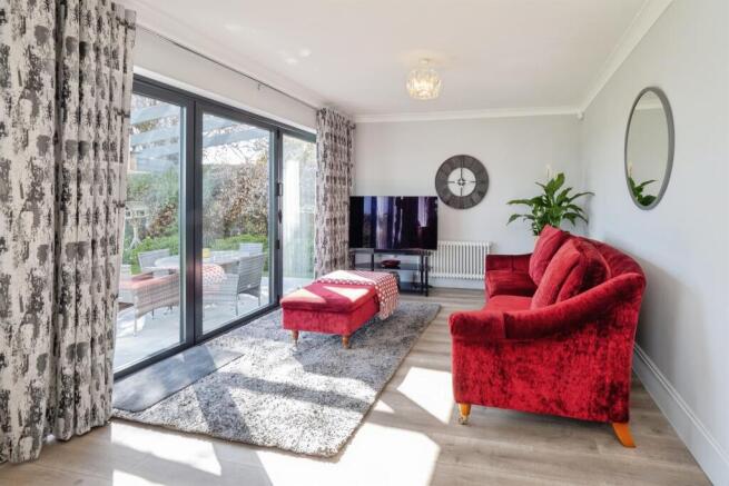 4 bed Detached for sale Image 5