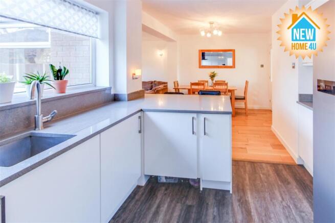 KITCHEN DINER: