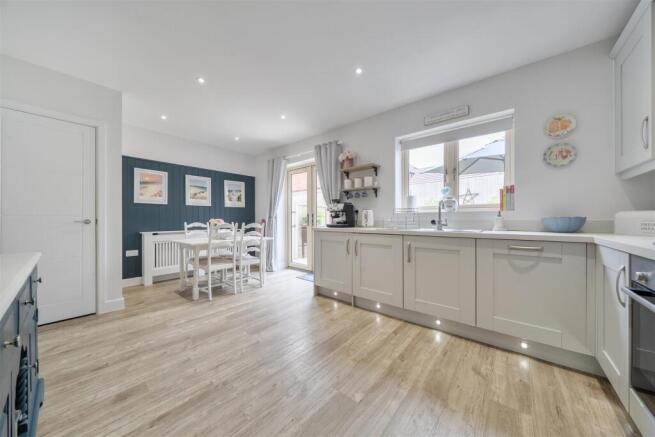 3 Greenfield Avenue, Lutterworth