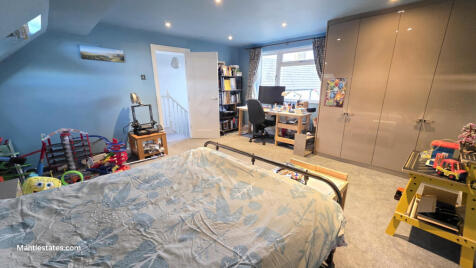 Longmore Avenue, East Barnet EN4