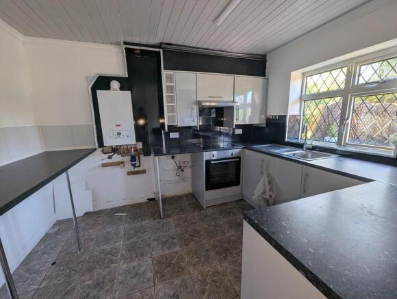 1 bed Semi-Detached Bungalow for sale Image 8