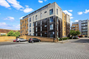 Flat 44, 23 Domus Court, Fortune Avenue, Edgware HA8 0FJ