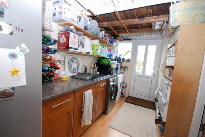 Garage/Utility 