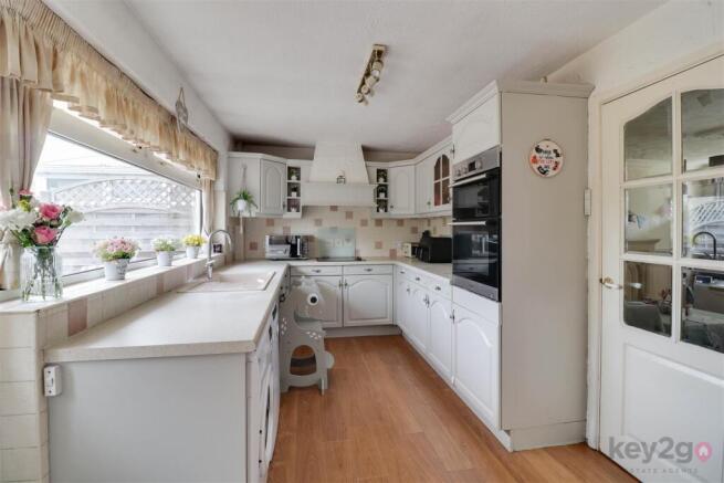 3 bed Semi-Detached for sale Image 5