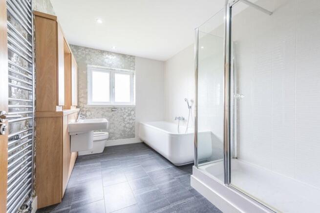 En-Suite Bathroom