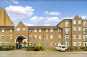 40, Caravel Close, London E14 8PD
