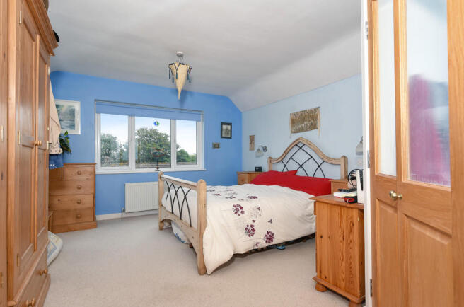 Master Bedroom Su...