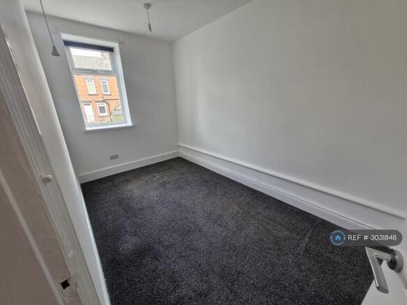 2 bed Terraced to rent Image 10