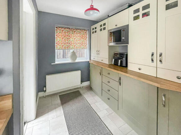 4 bed Detached for sale Image 4