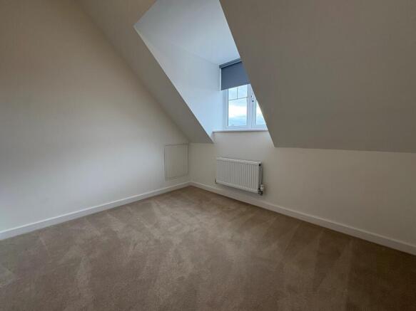 4 bed Flat to rent Image 5