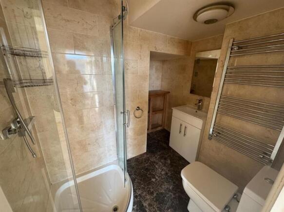 1 bed Apartment to rent Image 11