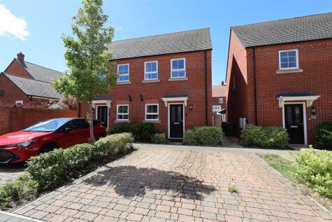 Moat Reach, Edlesborough, LU6 2FS