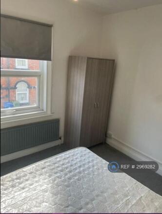 1 bed House Share to rent Image 6