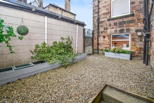 1 bed Apartment to rent Image 11