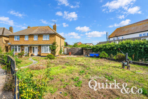 Thameside Crescent, Canvey Island, SS8