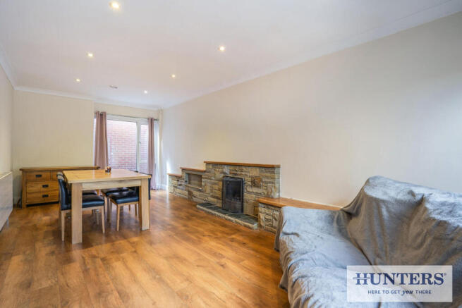 6 bed Detached for sale Image 5