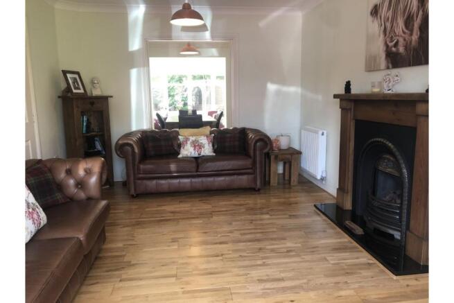 Lounge/Dining Room