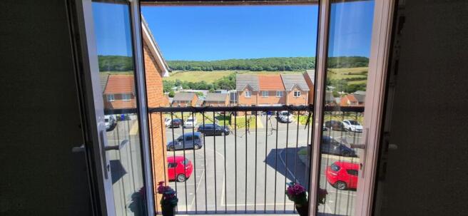 2 bed Apartment for sale Image 5